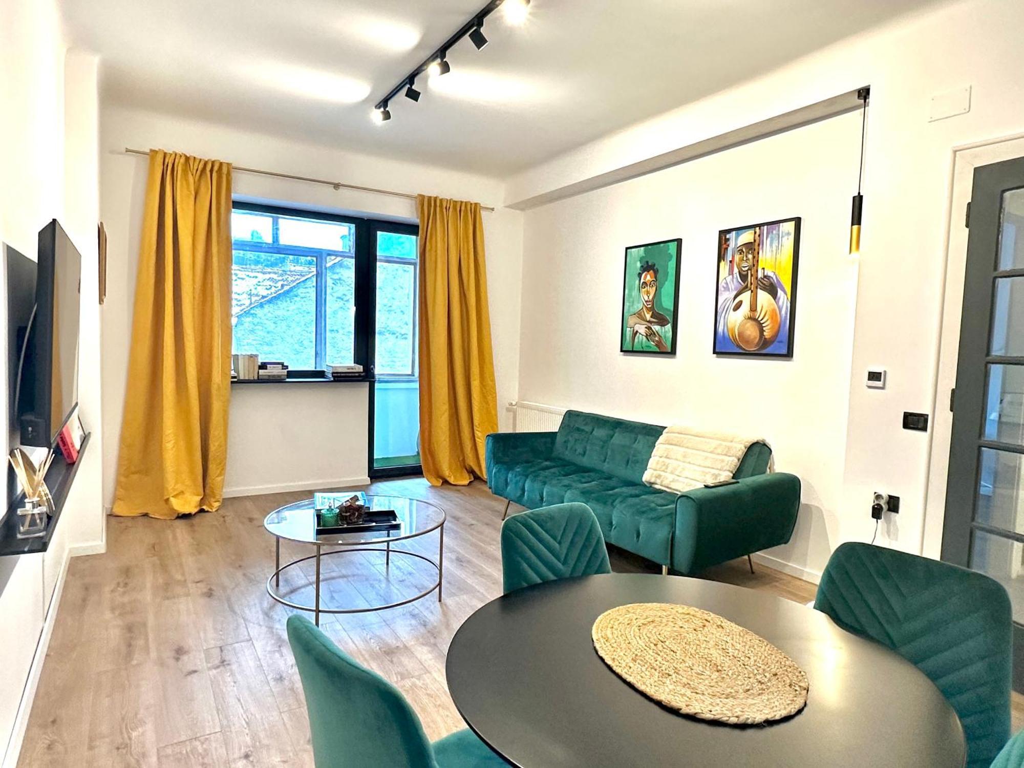 Peaceful Condo For Romantic Getaways Near Black Church - 3Min Walk Brasov Ngoại thất bức ảnh
